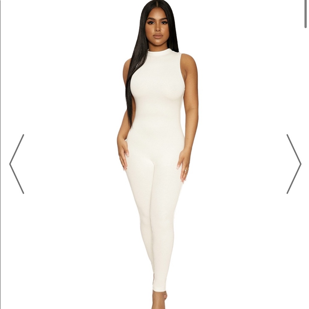 Sleeveless jumpsuit